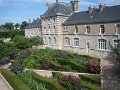20060612_383_Blois_mooi_gebouw_en_tuin