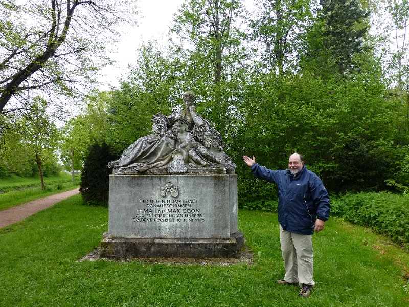 005-MonumentDonaueschingen.JPG - Hoe bruin moet je geweest zijn om in 1939 zo'n monument neer te mogen zetten bij die samenvloeiing?