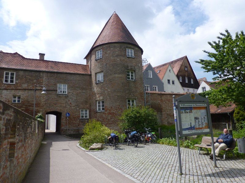 060-Donauwörth.JPG - Lunch in Donauwörth, waar we jaren geleden geëindigd zijn toen we langs de Rijn fietsten. We herkenden helmaal niets meer!