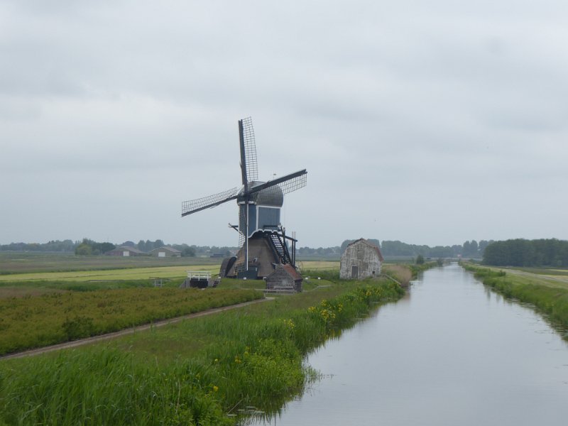 P1010890_MolenHazerswoude.JPG - Nog een molen, bij Hazerswoude.