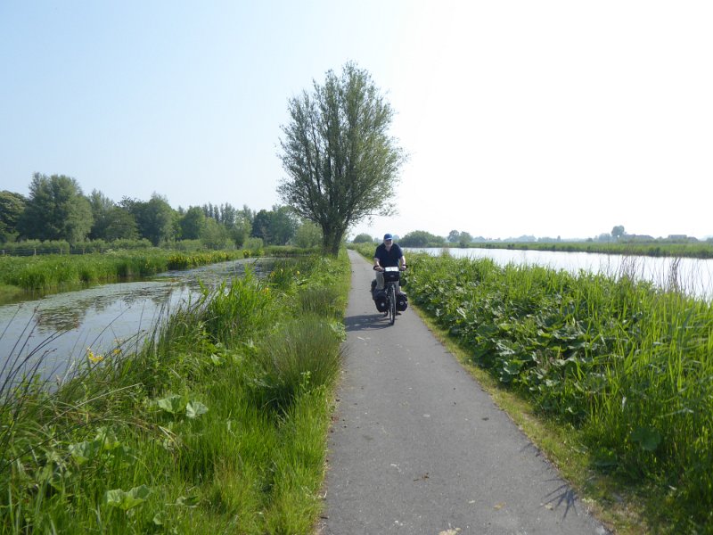 P1010904_Vlietlanden-Maasland.JPG - Langs de Vlietlanden bij Maasland. Onder de rook van Rotterdam!