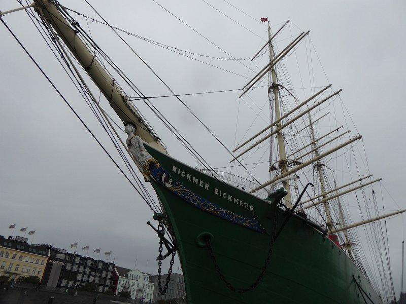 P1060187.JPG - Boeg van museumschip "Rickmer Rickmers"