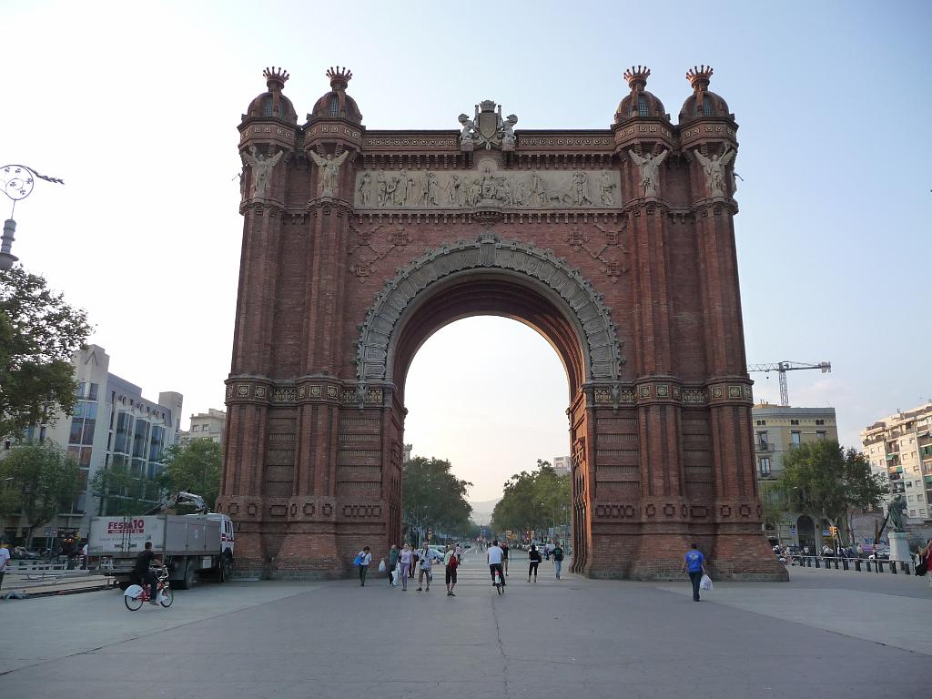 071_Triomf.JPG - 's Avonds naar de Arc de Triomf ...