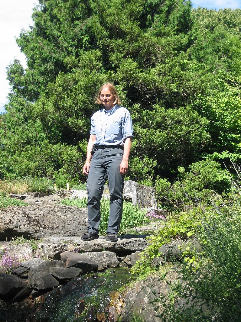 5493_OsloPlantentuin+NJ.jpg - Nanette in de plantentuin.