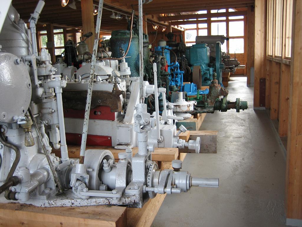 5840_VikMotormuseum.jpg - In Vik is een scheepvaart- en scheepsmotorenmuseum.