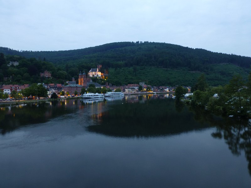 P1060206.JPG - Die nacht slapen we in Miltenberg. Een mooi dorp.